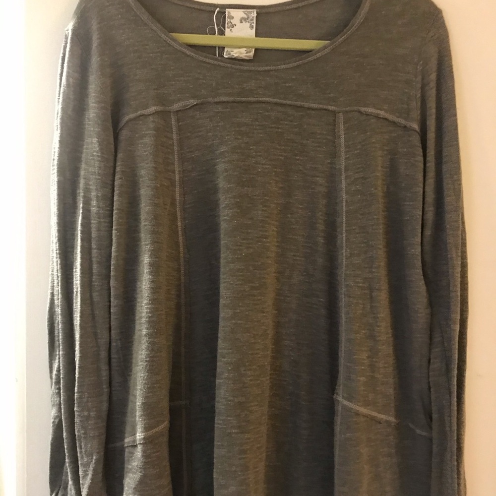 Green Long Sleeve Top